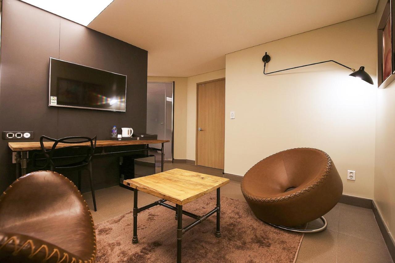 Hotel Flamingo Тэджон Экстерьер фото