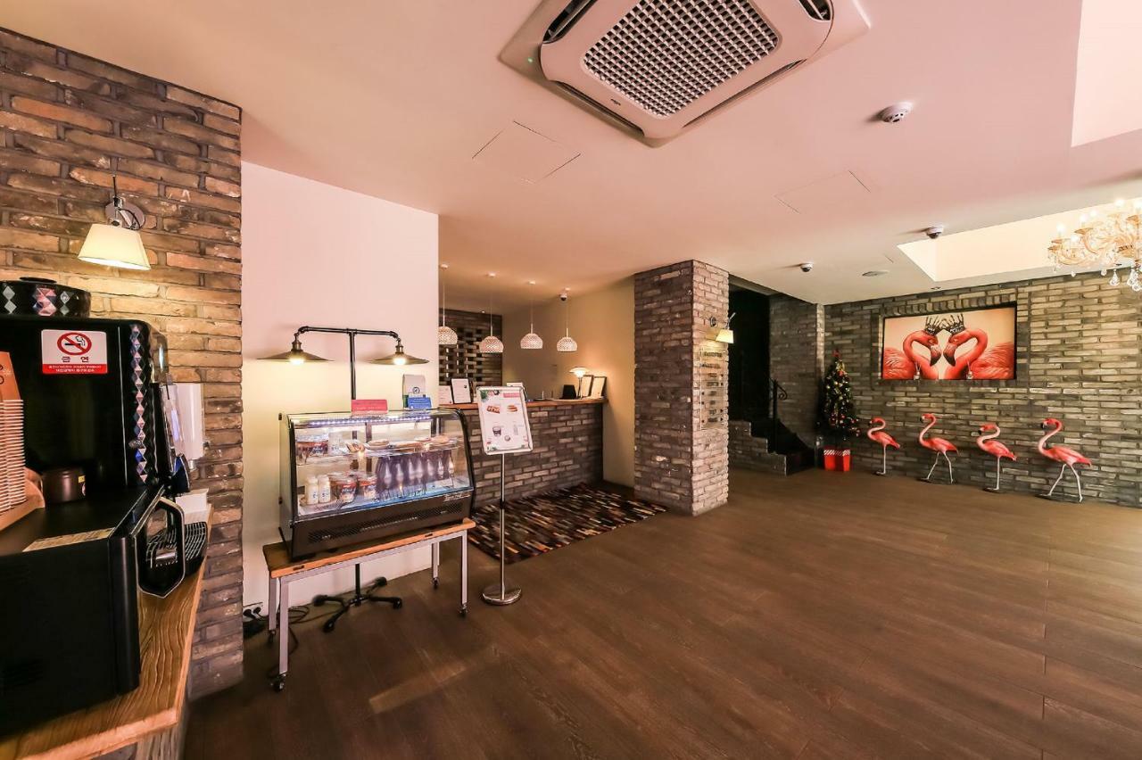 Hotel Flamingo Тэджон Экстерьер фото